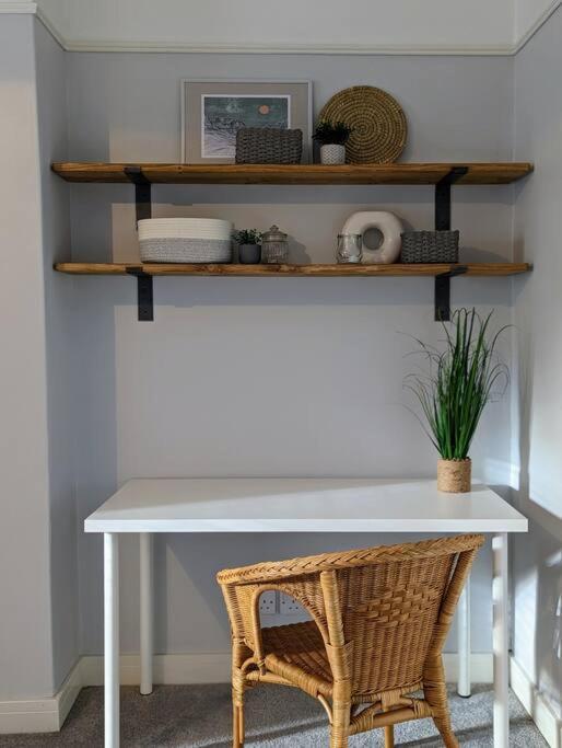 Parkview Cottage - Lovely Home With Cosy Fireplace كارنوستي المظهر الخارجي الصورة